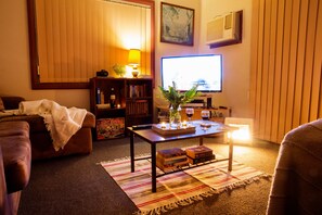 独立别墅, 2 间卧室, 双浴室 | 起居区 | 平板电视、DVD 播放器