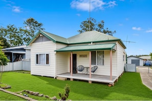 Unclassified image, 5 of 15, button - Coal d' Vine Cottage - Cessnock NSW (Cessnock)