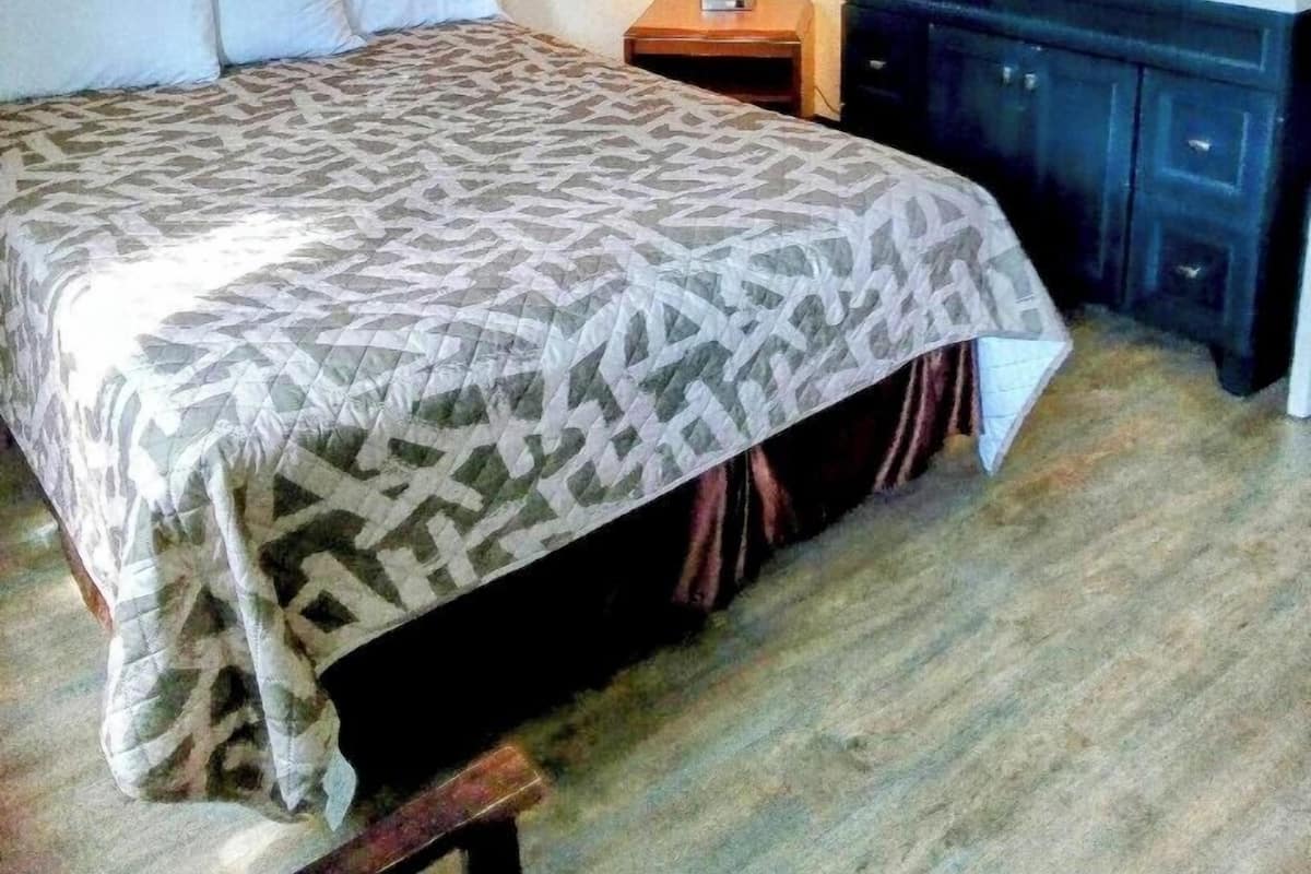 Family Room | In-room safe, individually decorated, individually furnished, desk