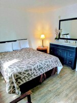 Family Room | In-room safe, individually decorated, individually furnished, desk