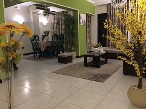 Flat-screen TV - Heliopolis Apartment (Cairo)