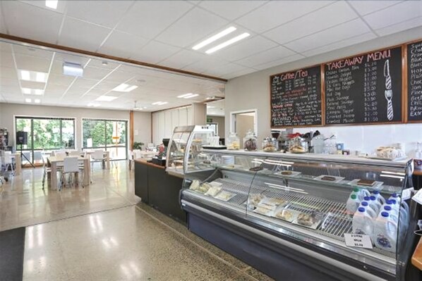 Café - Tui Base Camp (Tuatapere)