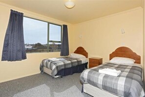 Room, Ensuite | Free WiFi, bed sheets