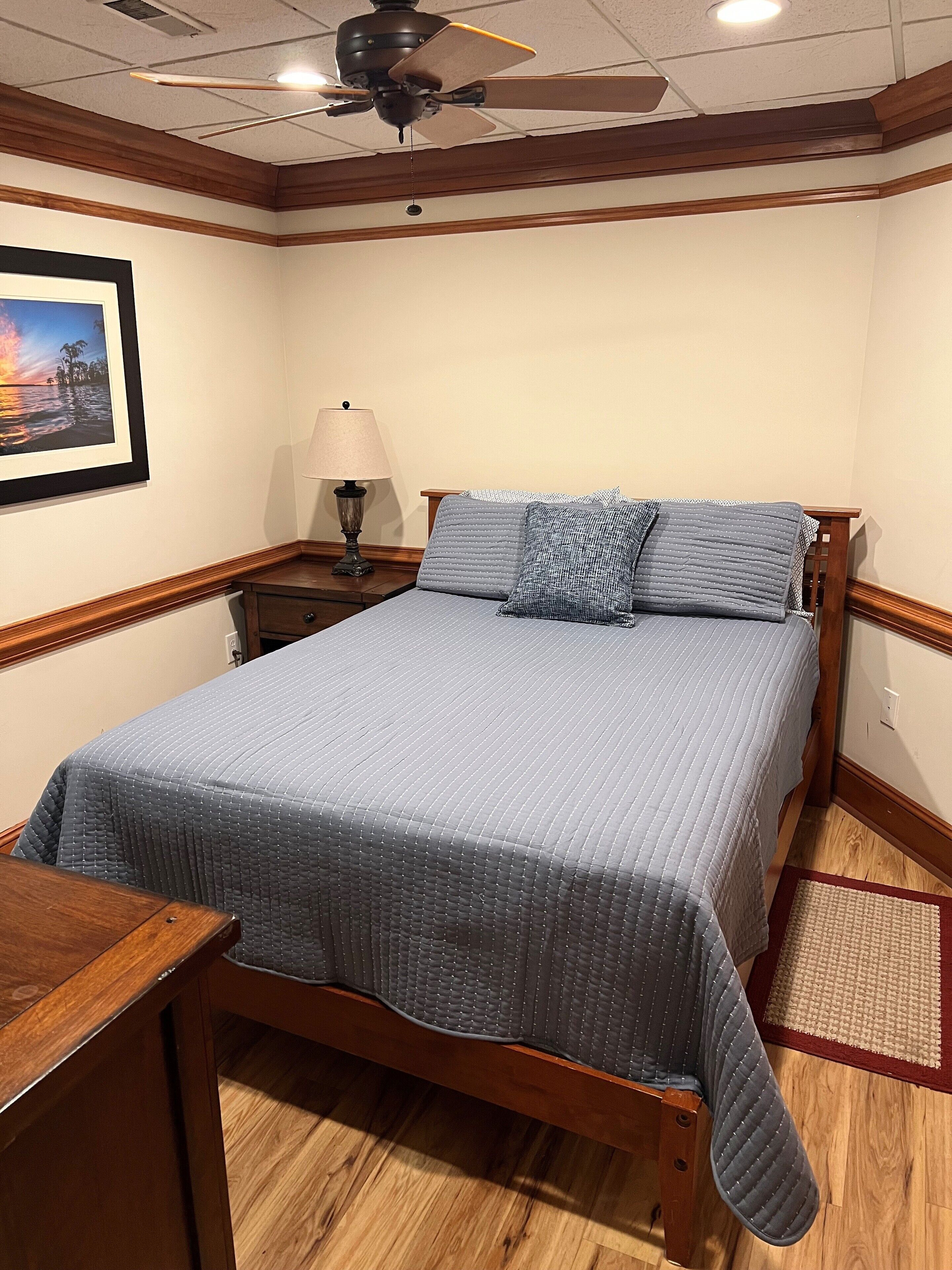 2 slaapkamers, een strijkplank/strijkijzer, wifi, beddengoed