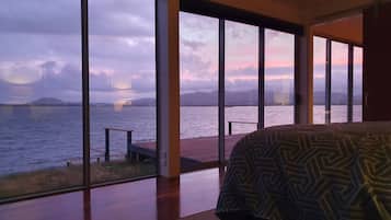 3 makuuhuonetta, silitysrauta/-lauta, vauvan matkasänky, Wi-Fi