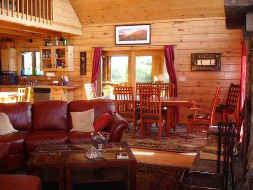 Privacy and Luxury on 9 acres Overlooking Ponds & Ocean - Dog Friendly