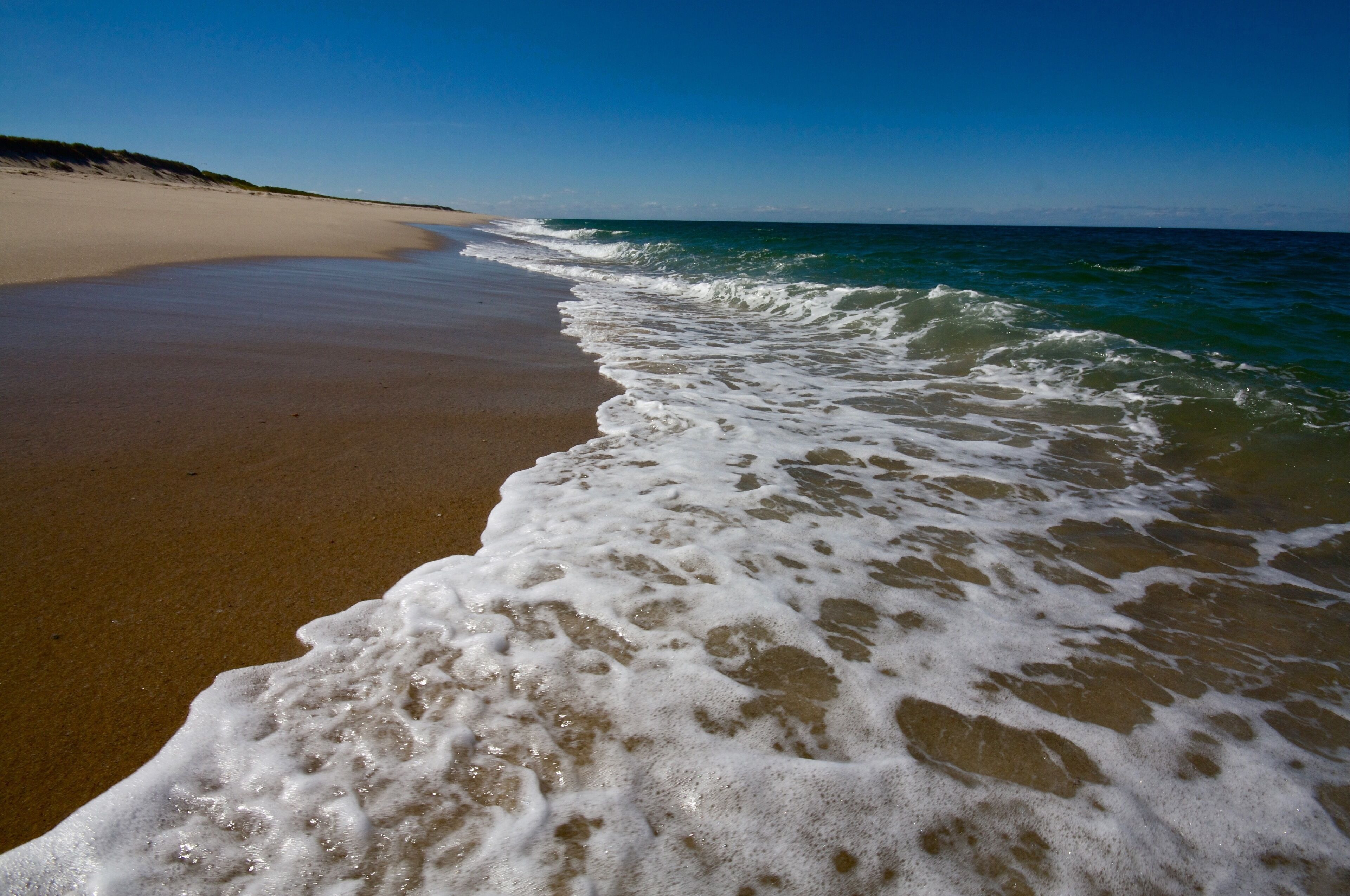 Beach nearby, sun loungers, beach towels