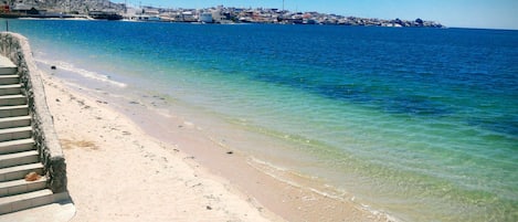 Am Strand, Liegestühle, Strandtücher