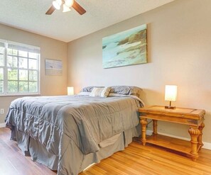 3 slaapkamers, een strijkplank/strijkijzer, gratis wifi, beddengoed