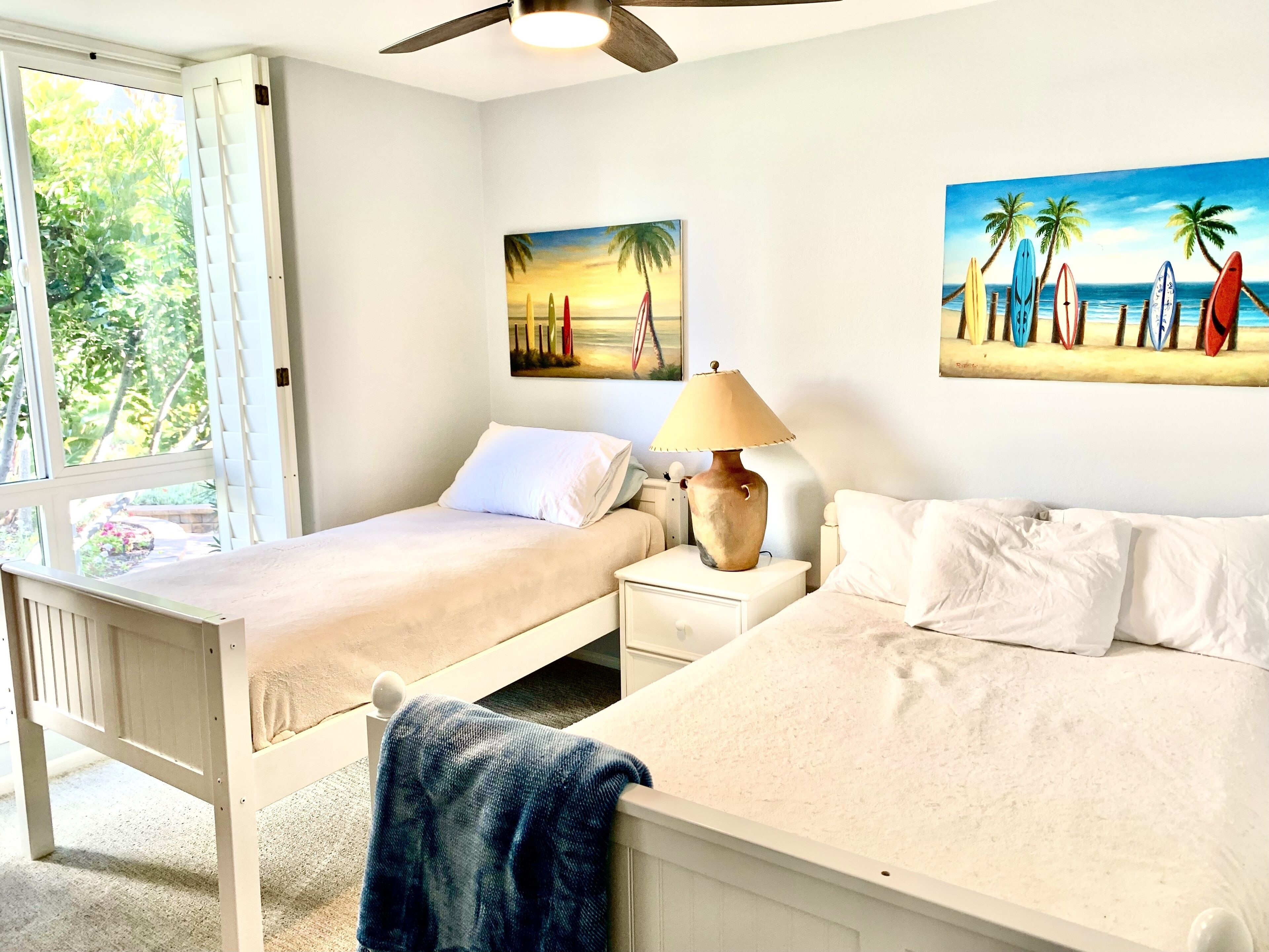 2 habitaciones, tabla de planchar con plancha y cuna de viaje 