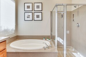 Free toiletries, towels - Pool, Hot Tub & Golf Course View! ‘Anthem Oasis’ (Anthem)