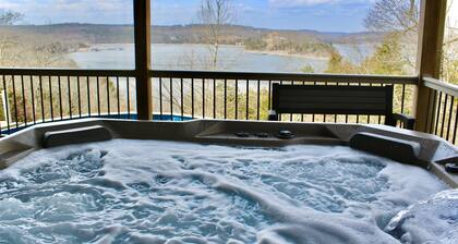 Private Pool-Open May 1, Hot Tub, Amazing LakeView