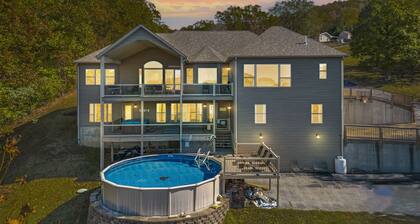 Private Pool-Open May 1, Hot Tub, Amazing LakeView