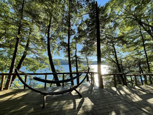 Luxus-Blockhaus im Wald am Skaneateles See