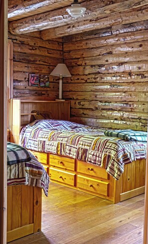 4 chambres, fer et planche à repasser, Wi-Fi, literie fournie