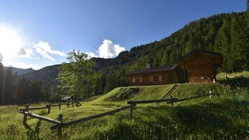 Enceinte de lâhĂ©bergement