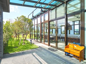 Interior entrance - Sakura Bed and Breakfast (Yuanshan)