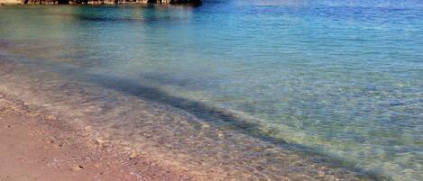 Una spiaggia nelle vicinanze