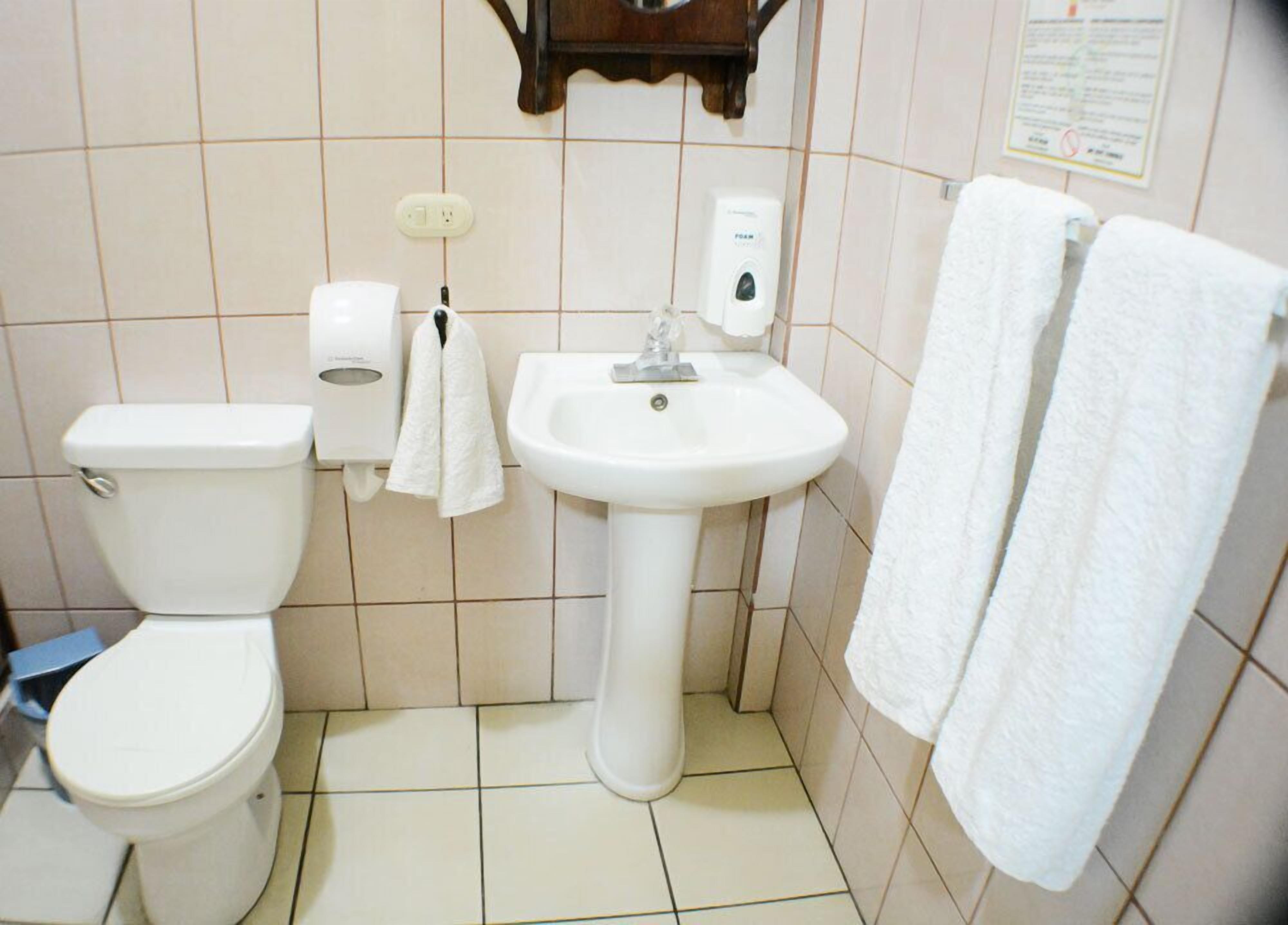 shower, free toiletries, towels