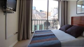 Internet, bed sheets, wheelchair access