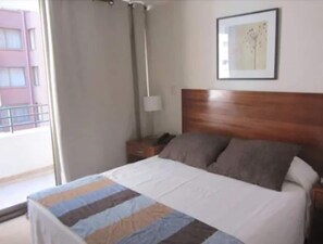 Internet, bed sheets, wheelchair access - Luna Suite Apartments (Santiago)