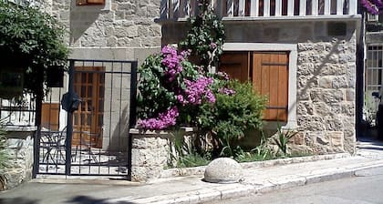 Aito Stone Villa In The Heart Of Split vieressä Diocletianuksen palatsi 