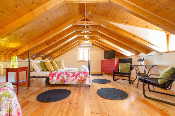 3 عدّة غرف نوم ومكواة/لوح كي وواي فاي مجانًا وملاءات أسرّة