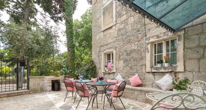 Authentic Stone Villa In The Heart Of Split, Next To Diocletian's Palace