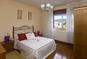 3 quartos, ferros/tábuas de passar roupa, berço de viagem, Wi-Fi