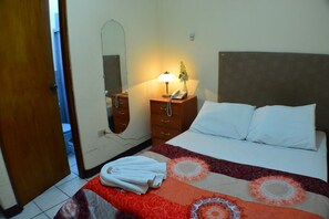 Shower, free toiletries, towels