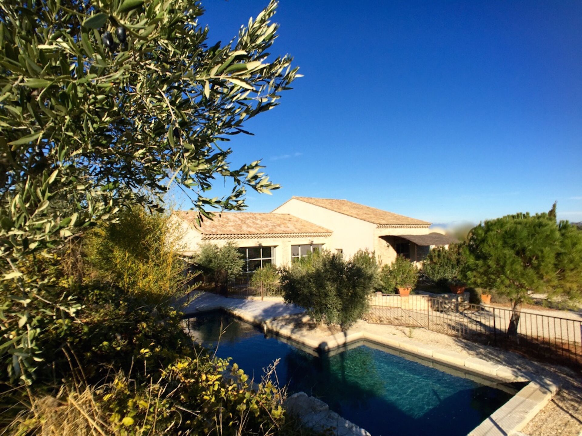 Piscine couverte, piscine extérieure
