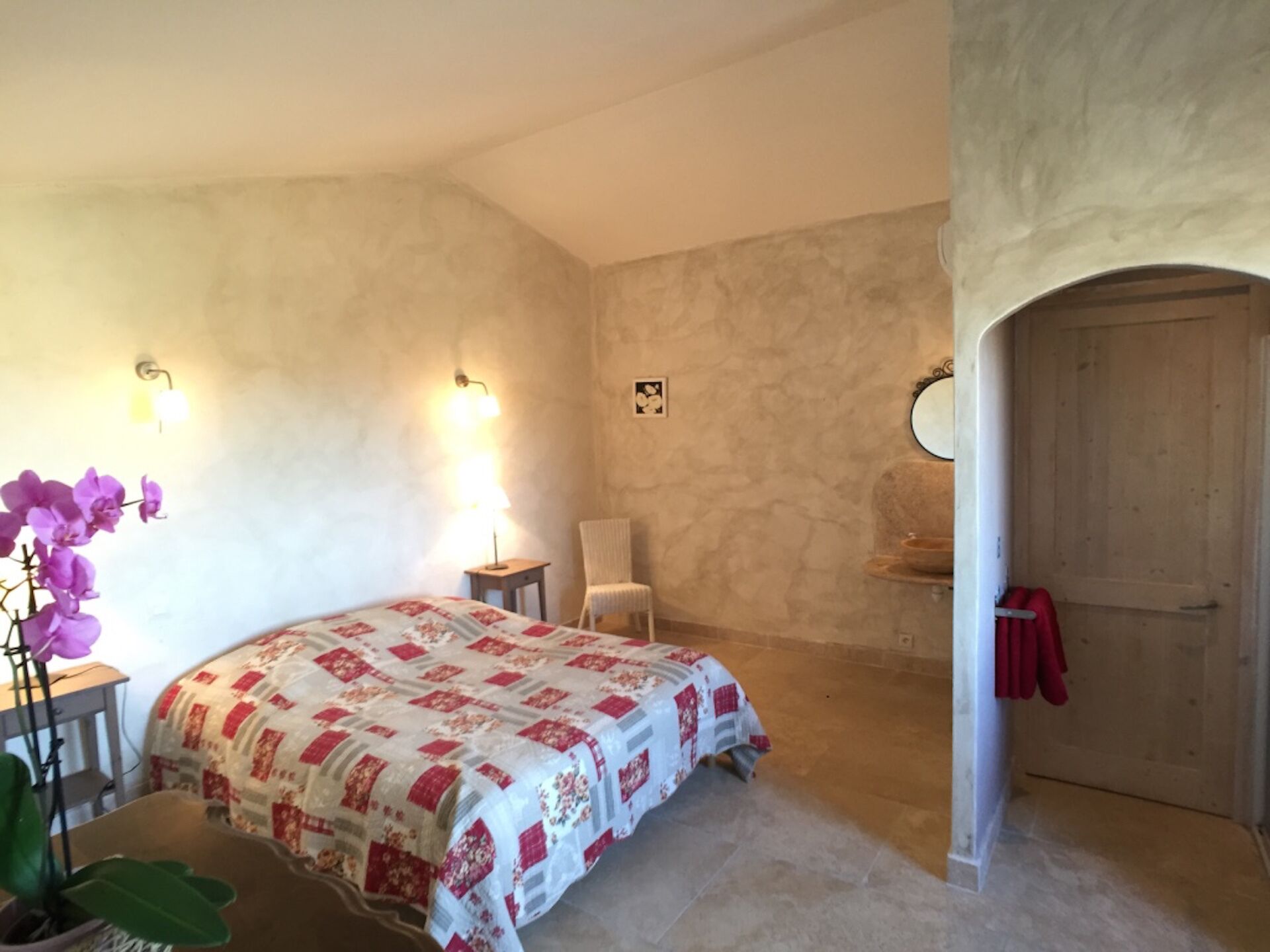 4 chambres, fer et planche à repasser, lit parapluie, Wi-Fi gratuit