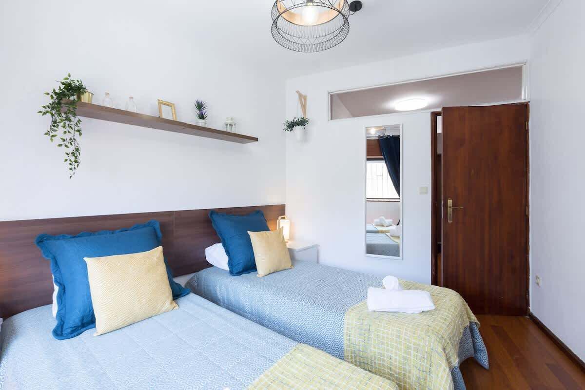 1 chambre, fer et planche à repasser, Wi-Fi, literie fournie