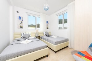 Villa, 3 camere da letto, piscina privata | 3 camere, ferro/asse da stiro, Wi-Fi gratuito, lenzuola