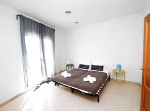 5 bedrooms, iron/ironing board, travel cot, free WiFi