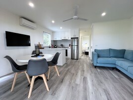 Family Cabin | Living area