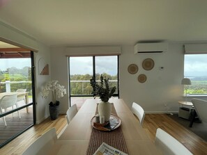 Deluxe-Bungalow, Meerblick | Esszimmer