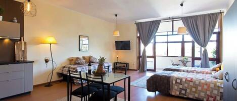 1 多间卧室、熨斗/熨衣板、WiFi、床单