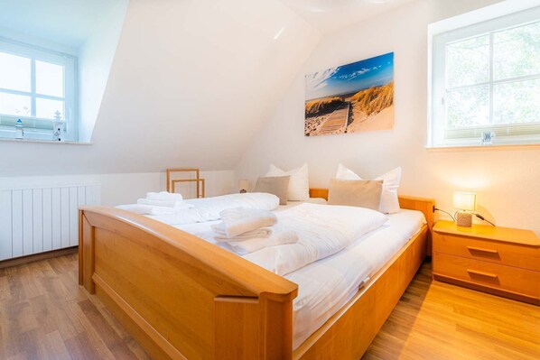 2 bedrooms, WiFi, bed sheets