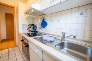 Unclassified image, 5 of 18, button - Apartment 3 "Schaumburg" (ID 208) - Haus Böhler Landstraße 147 (Sankt Peter-Ording)