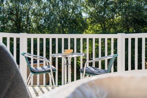 Unclassified image, 4 of 18, button