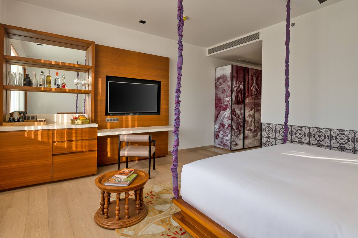 1 phòng ngủ, bộ đồ giường cao cấp, minibar, két bảo mật tại phòng 