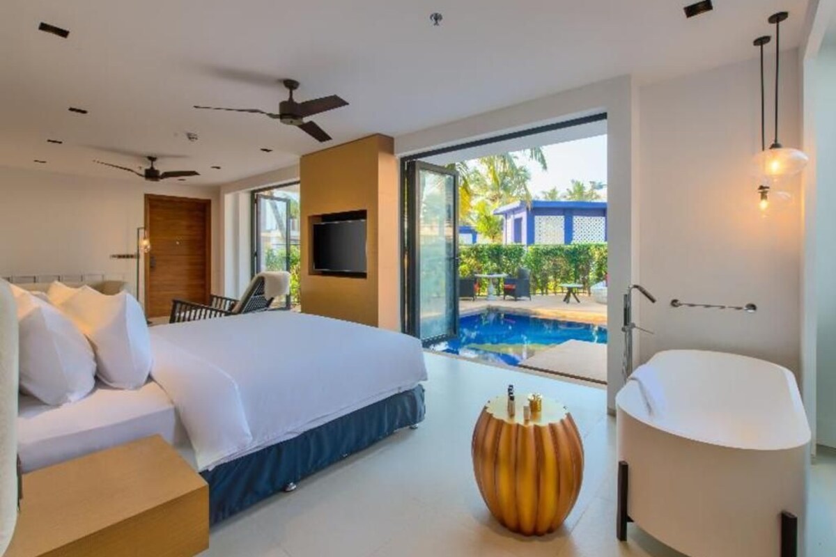 1 bedroom, premium bedding, minibar, in-room safe