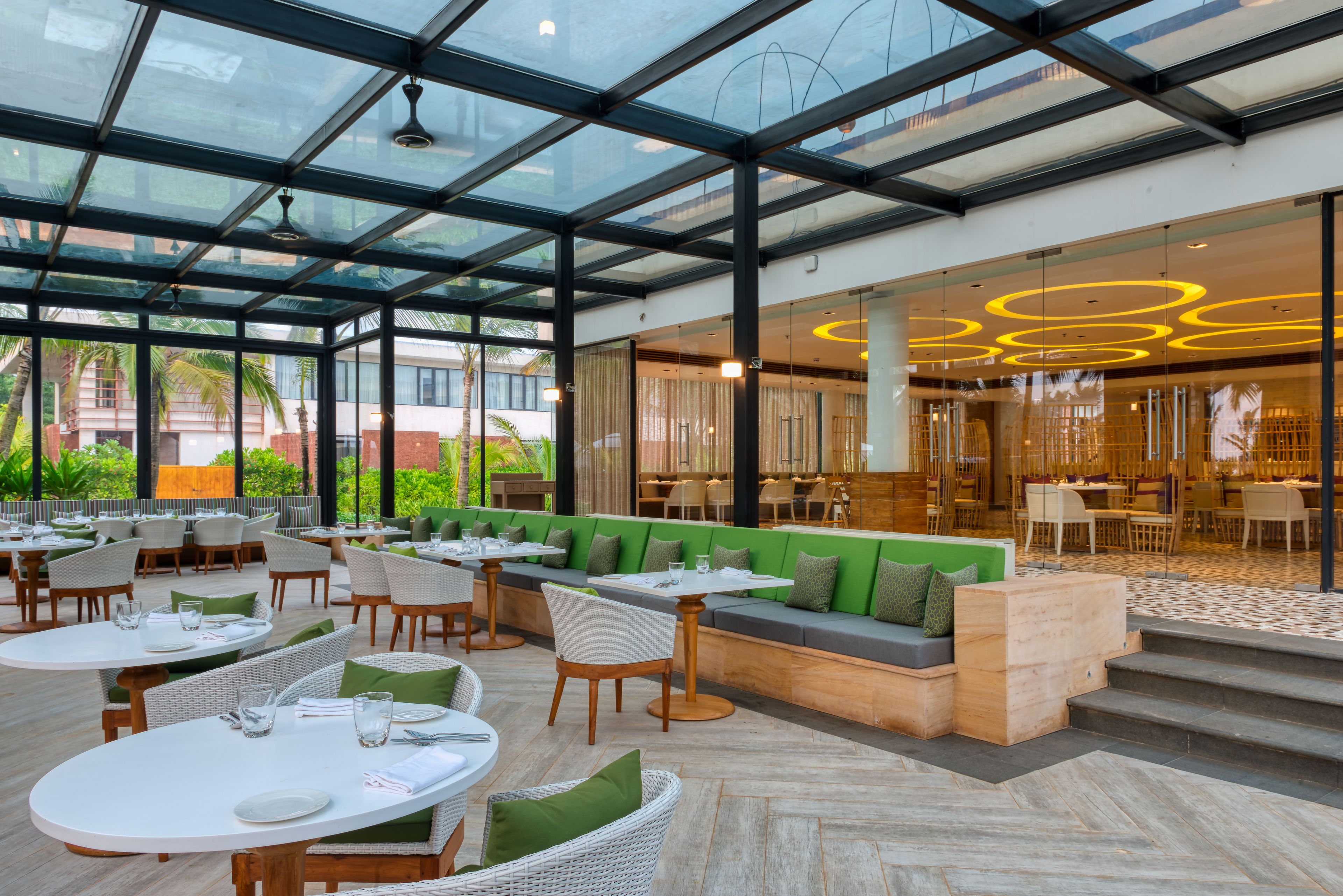 4 restaurants, international cuisine