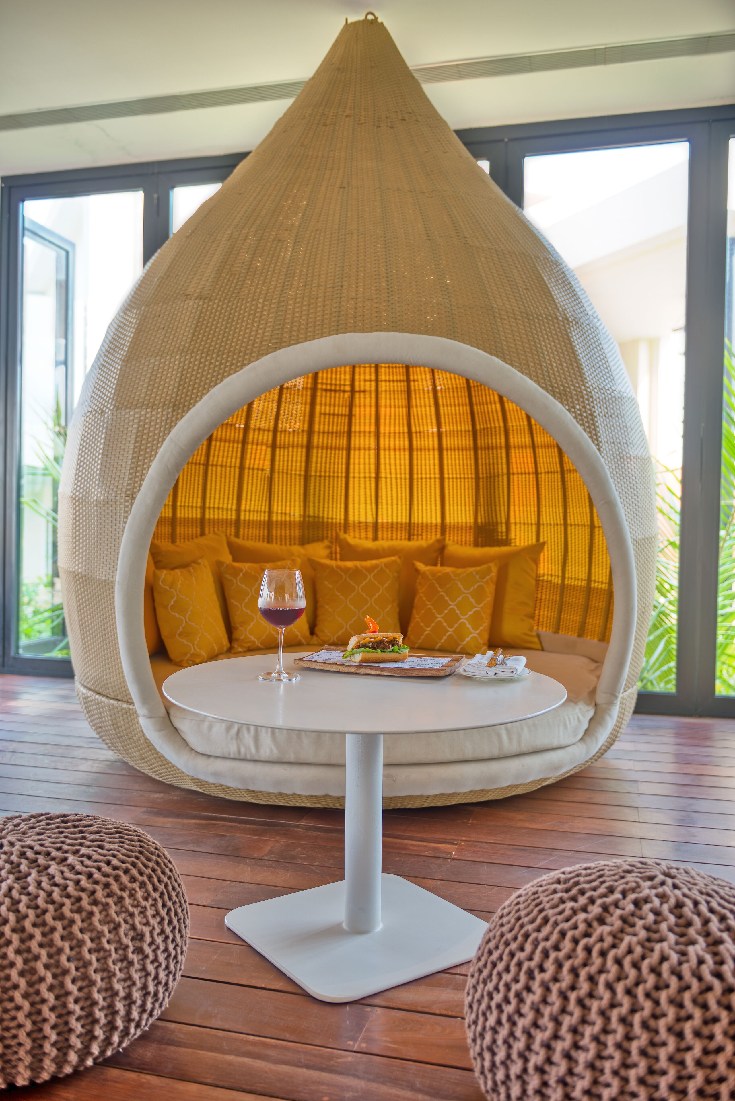 4 restaurants, international cuisine