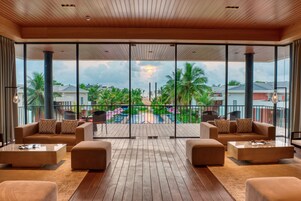 2 bars/lounges, poolside bar