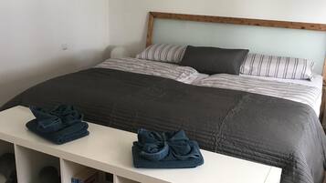 1 chambre, fer et planche à repasser, Wi-Fi gratuit, draps fournis