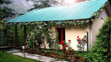 Cottage, 1 Bedroom | Free WiFi, bed sheets