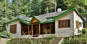 Cottage, 3 Bedrooms | Free WiFi, bed sheets