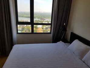 2 Schlafzimmer, Schreibtisch, Bügeleisen/Bügelbrett